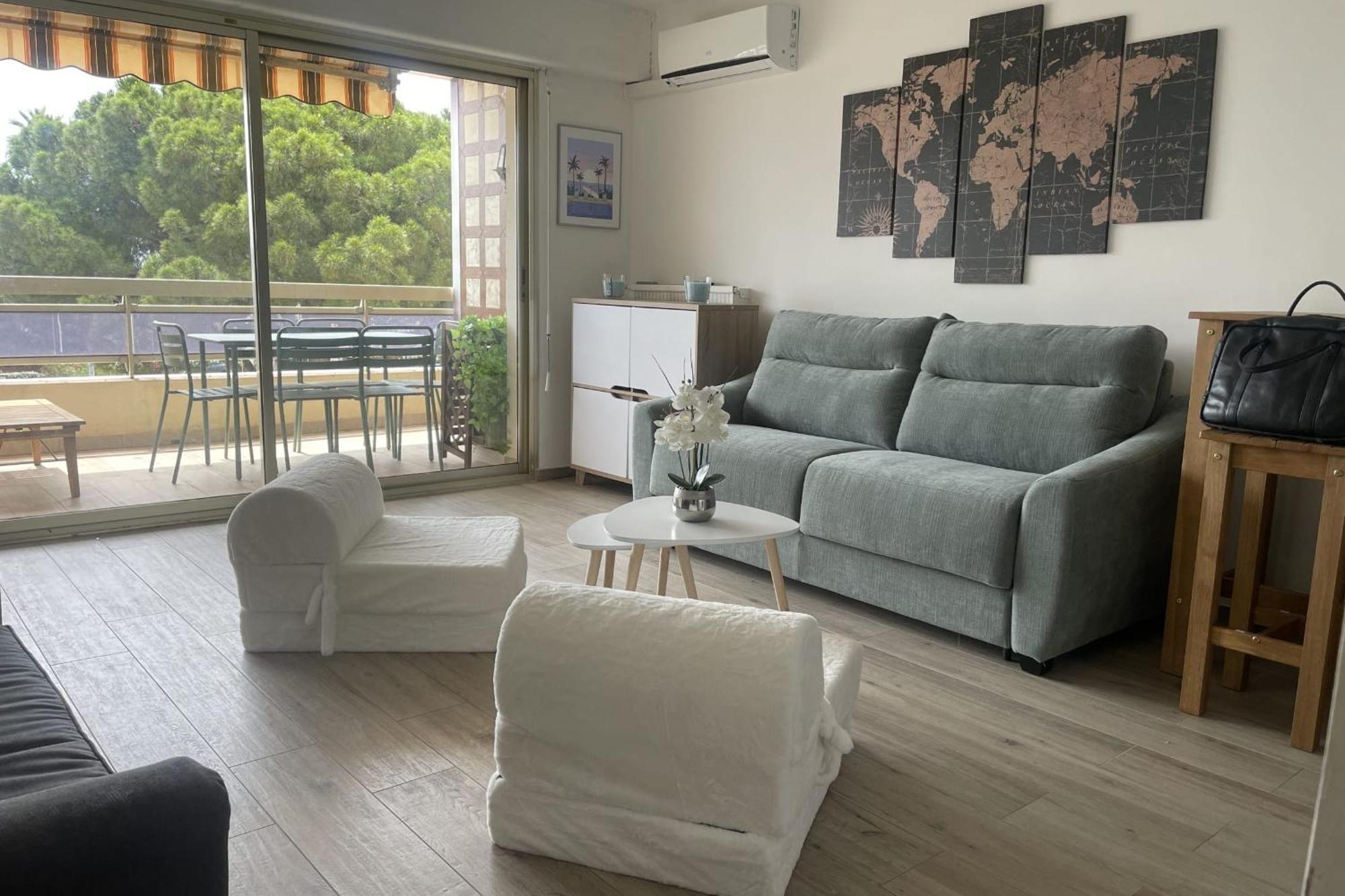 With Large Balcony - Sea View *
