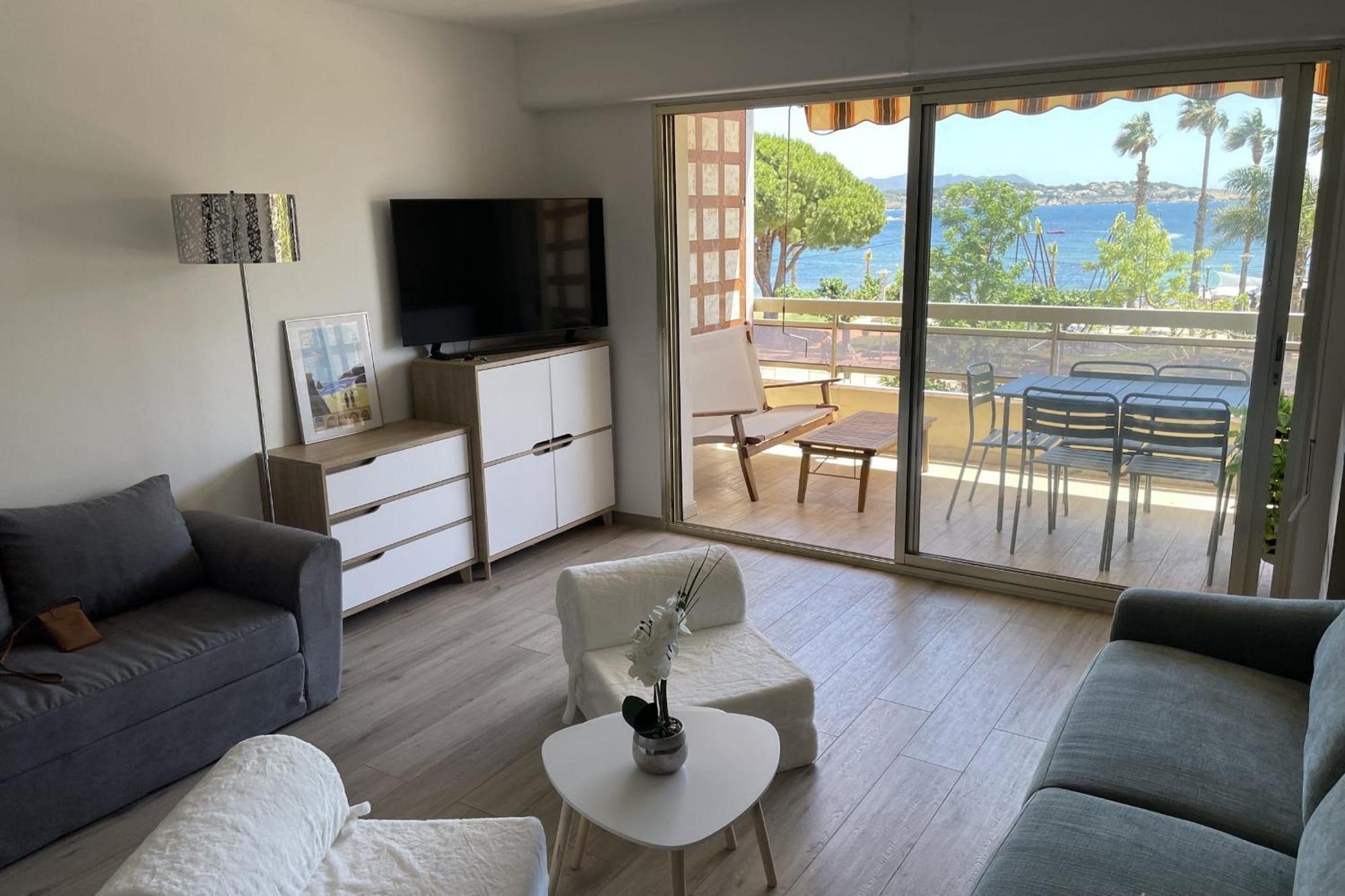 With Large Balcony - Sea View Appartement
